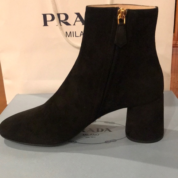 BNIB Prada camoscio suede booties - Picture 1 of 5